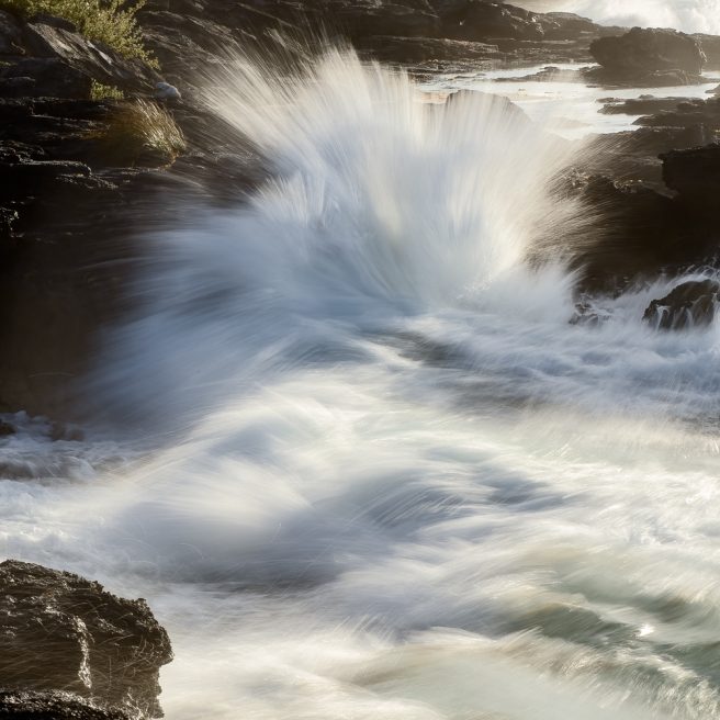 Waves Part 3 Crashing The Rocks 2